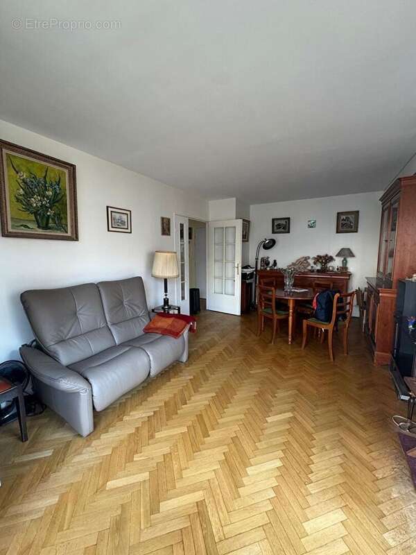 Appartement à PARIS-19E