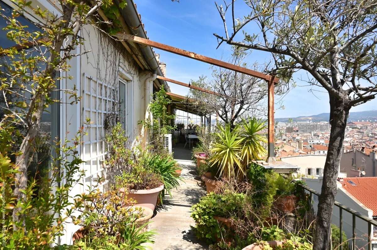 Appartement à MARSEILLE-6E