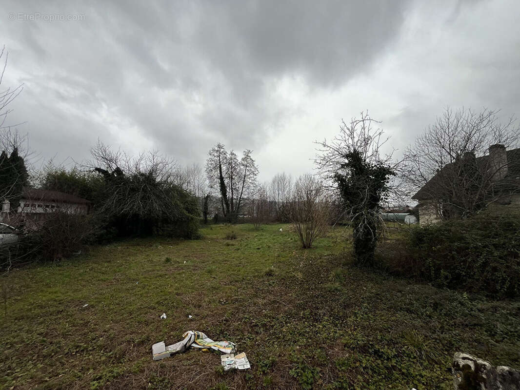 RARE - Terrain constructible viabilisé à 2 min du centre de Saint-Céré - photo 3
