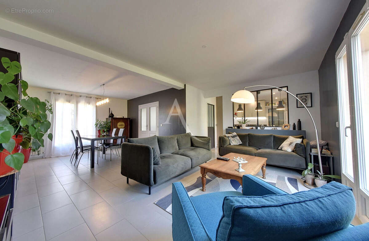 Maison à OZOIR-LA-FERRIERE