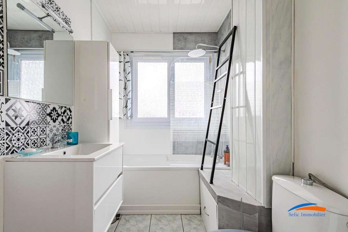   - Appartement à REIMS
