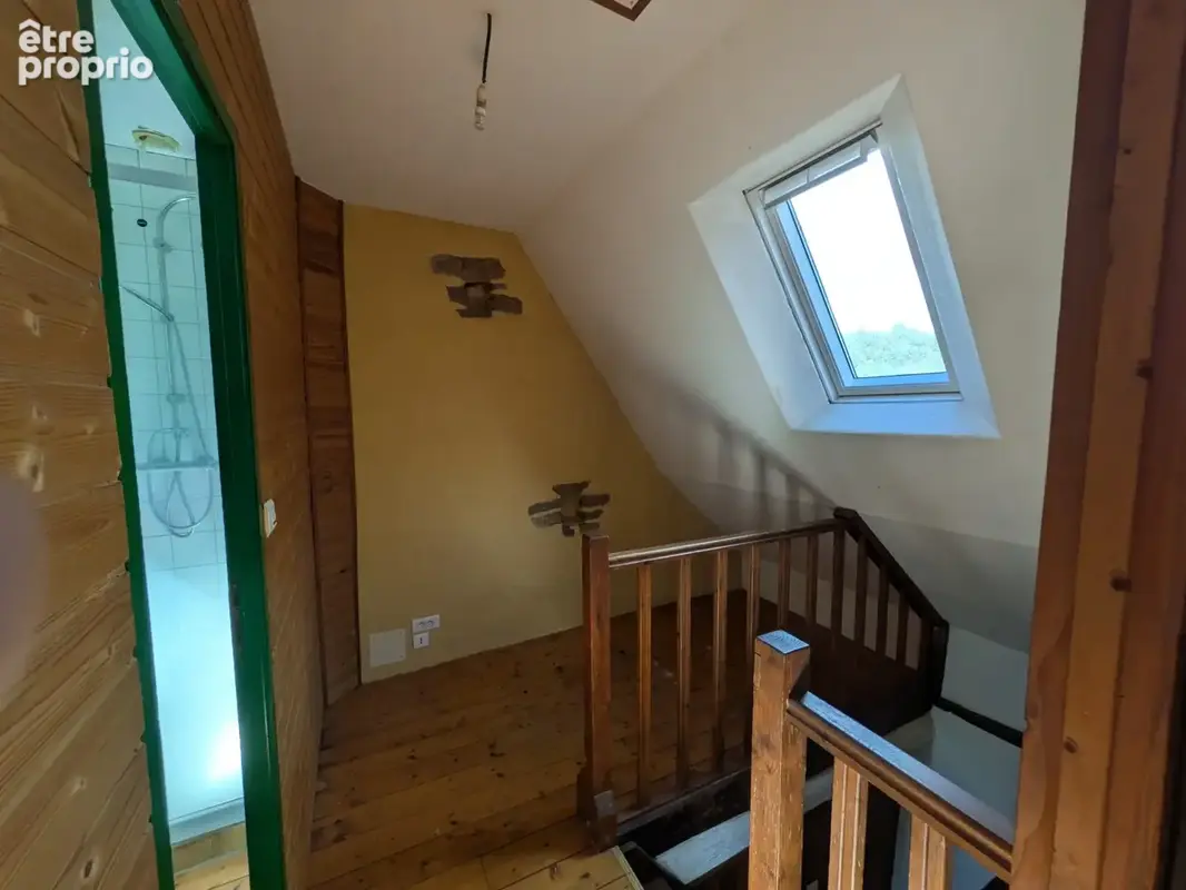 Guemene sur scorff maison atypique en bon etat general de 2 pieces avec cave une dépendance et un jardinet - photo 6
