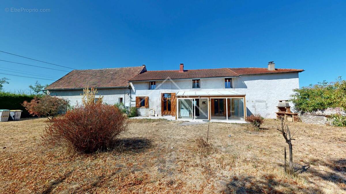 Maison à BROUT-VERNET
