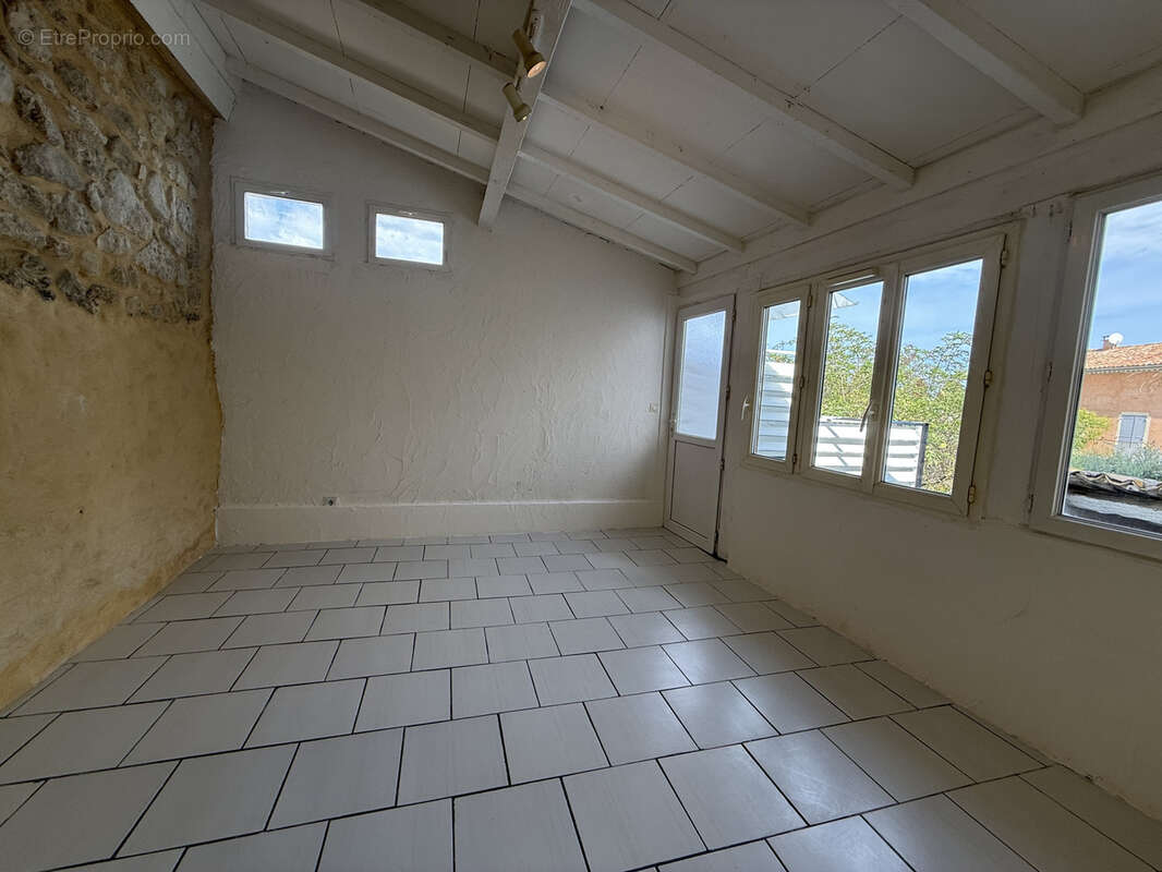 Maison à SAINTE-ANASTASIE