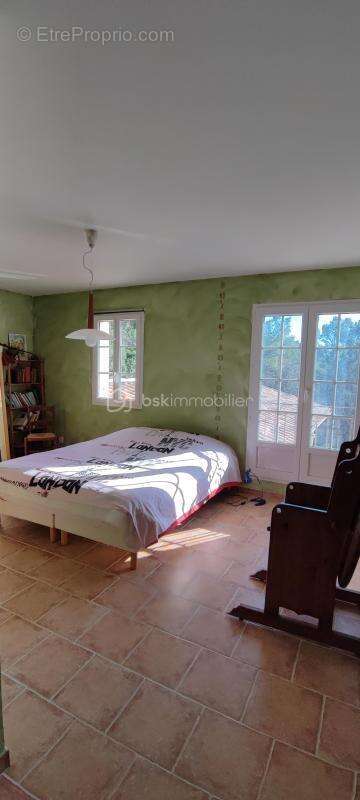 Villa traditionnelle 250 m² T2 terrain 7300 m² Piscine - photo 18