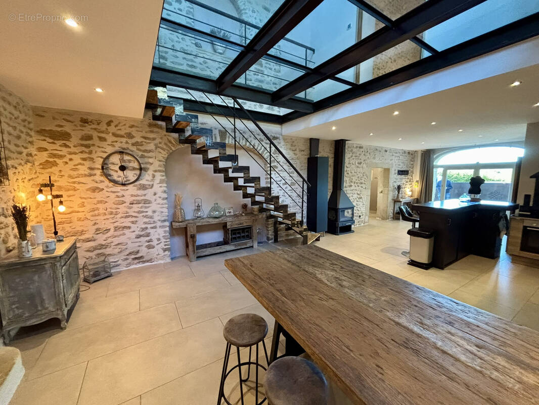 Maison à VALREAS