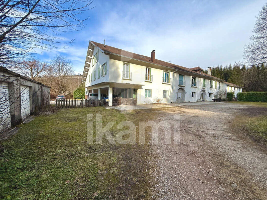 Appartement à CLAIRVAUX-LES-LACS