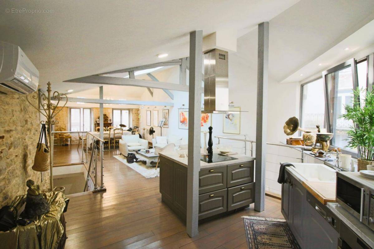 Maison à PUY-L&#039;EVEQUE