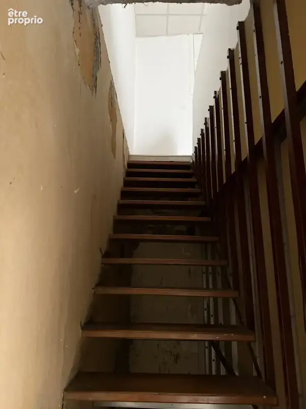 A Auch, à vendre immeuble (local commercial et appartement 3 pièces) - photo 8
