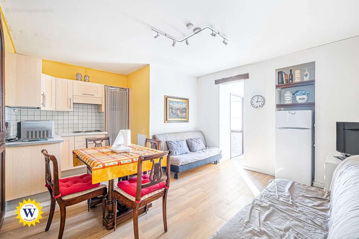 Appartement à SAINT-LAURENT-DU-VAR