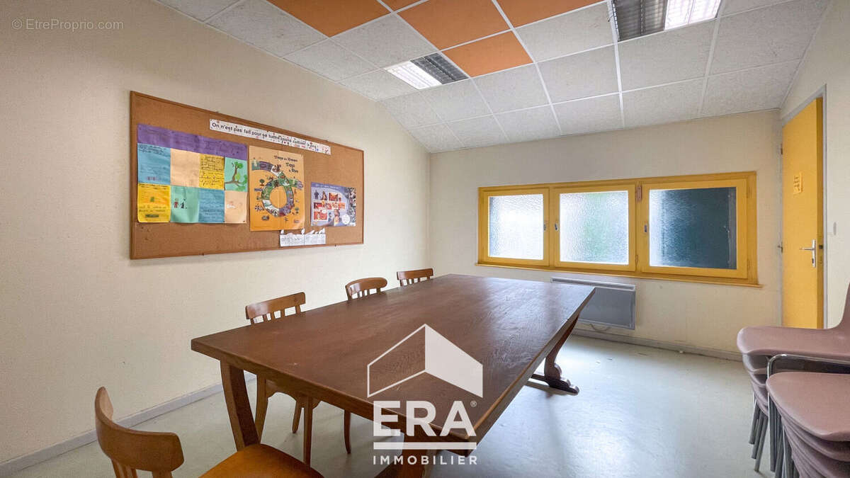 Commerce à SAINT-JUERY