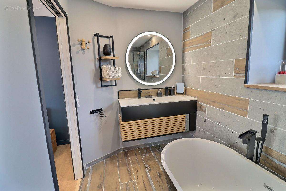 Belle maison en pierres - 200m² + dépendance - photo 14