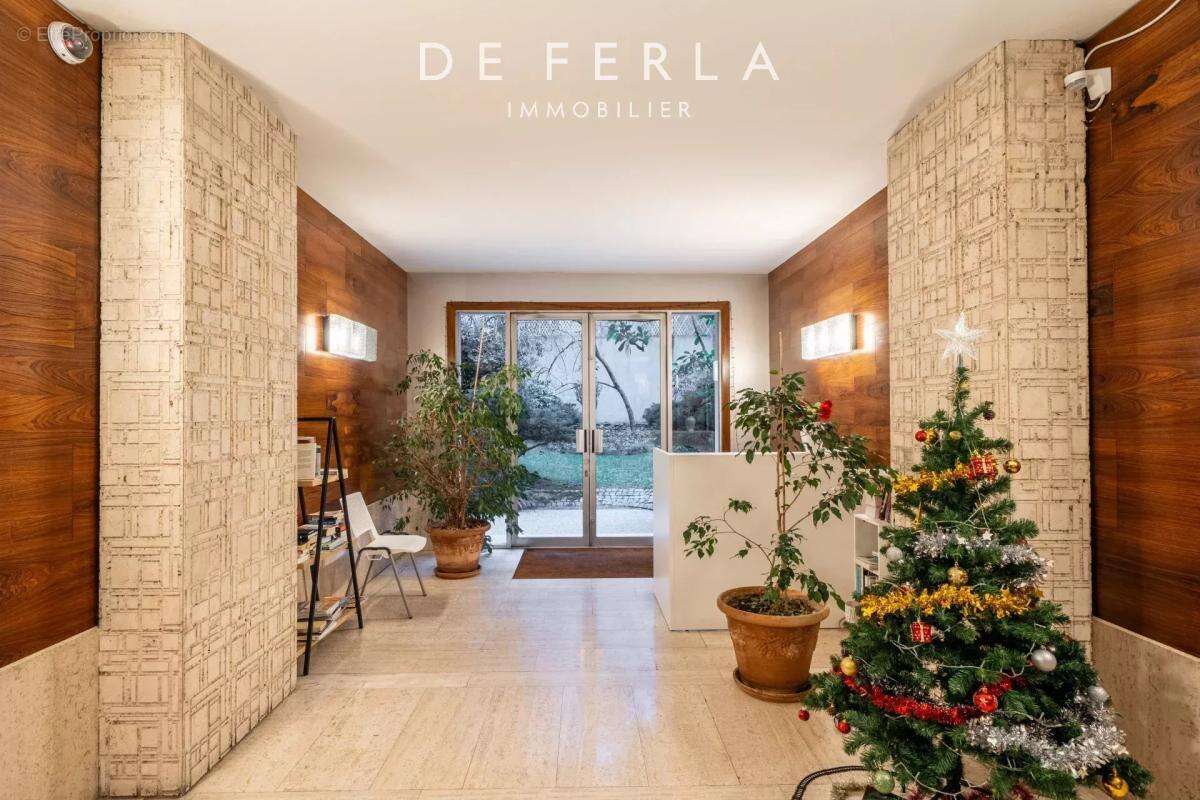 Appartement à PARIS-7E