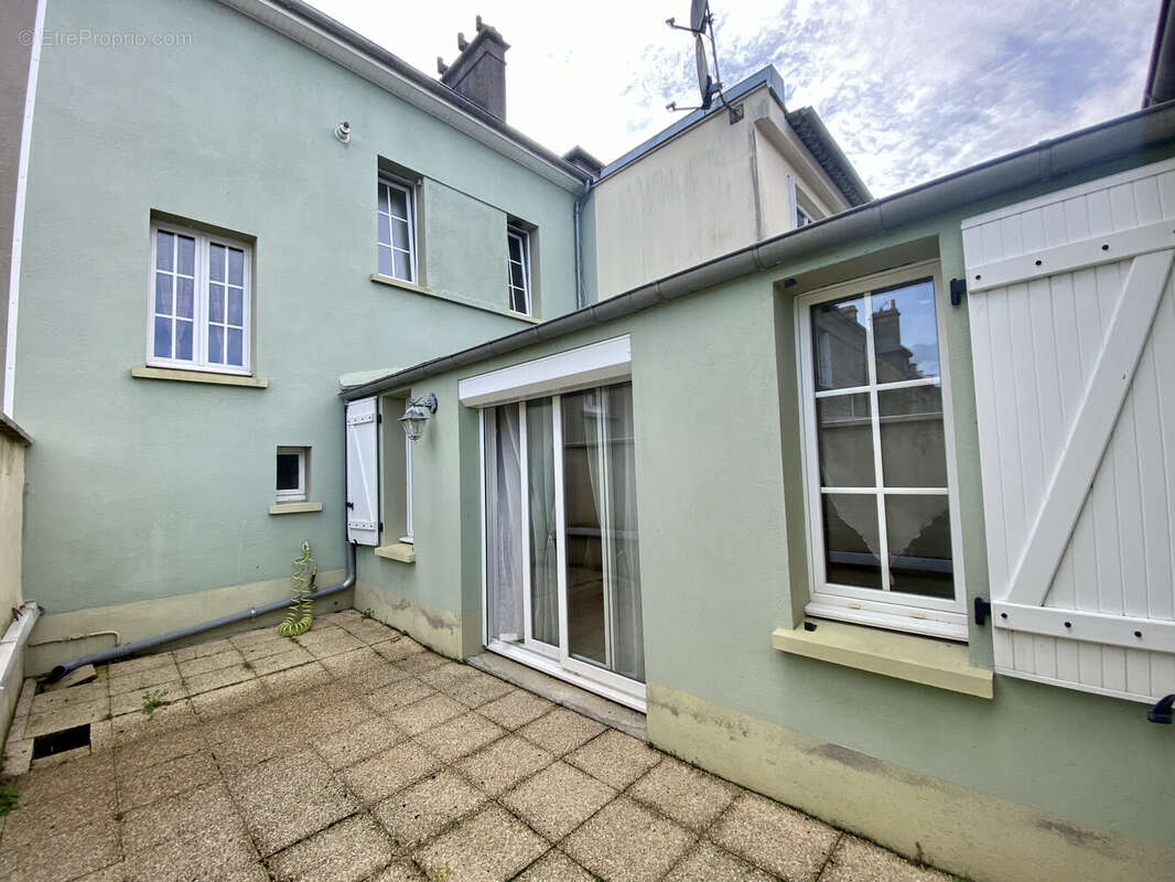 Appartement à MONTEBOURG