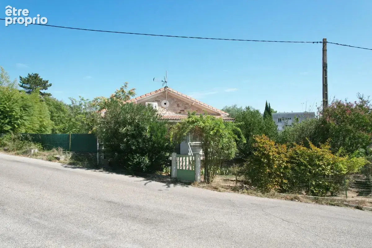Maison À Vendre à LARGENTIÈRE – Avec terrasse, 3 chambres,  garage et grand atelier - photo 5