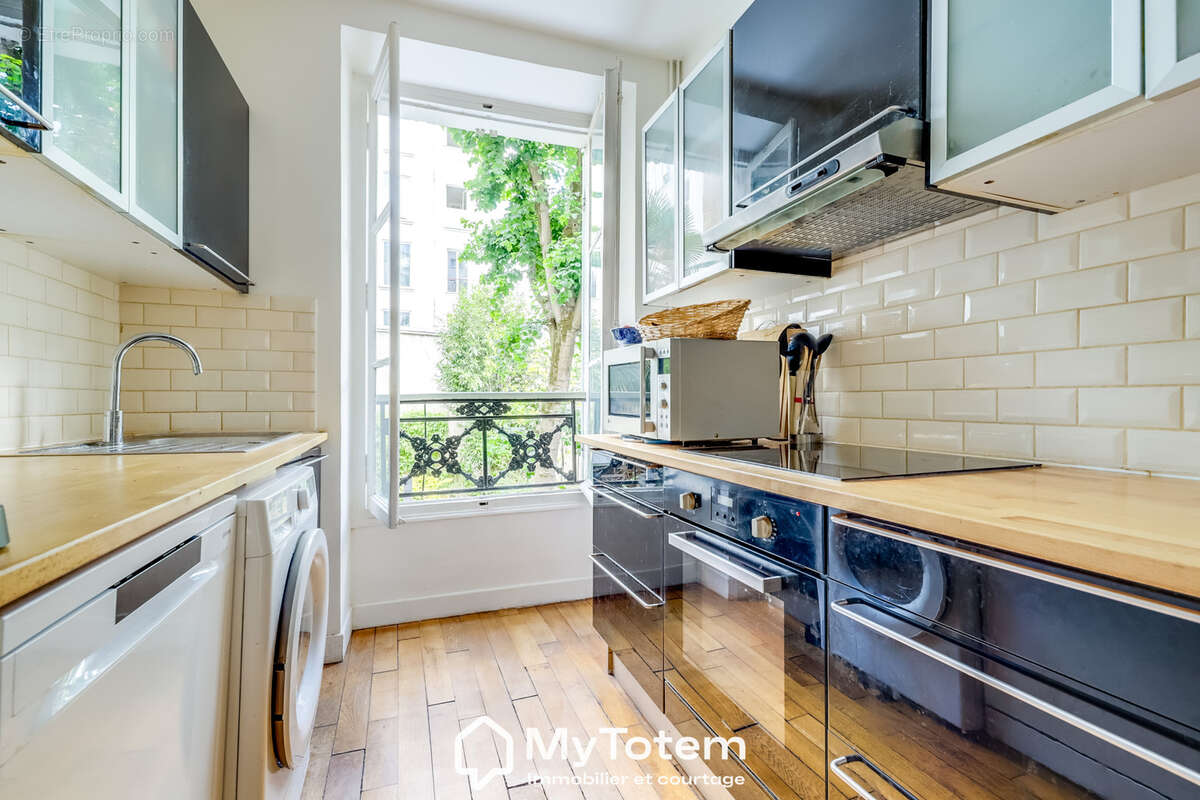 Appartement à PARIS-17E