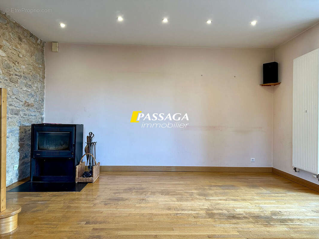 Maison à SEVERAC-LE-CHATEAU