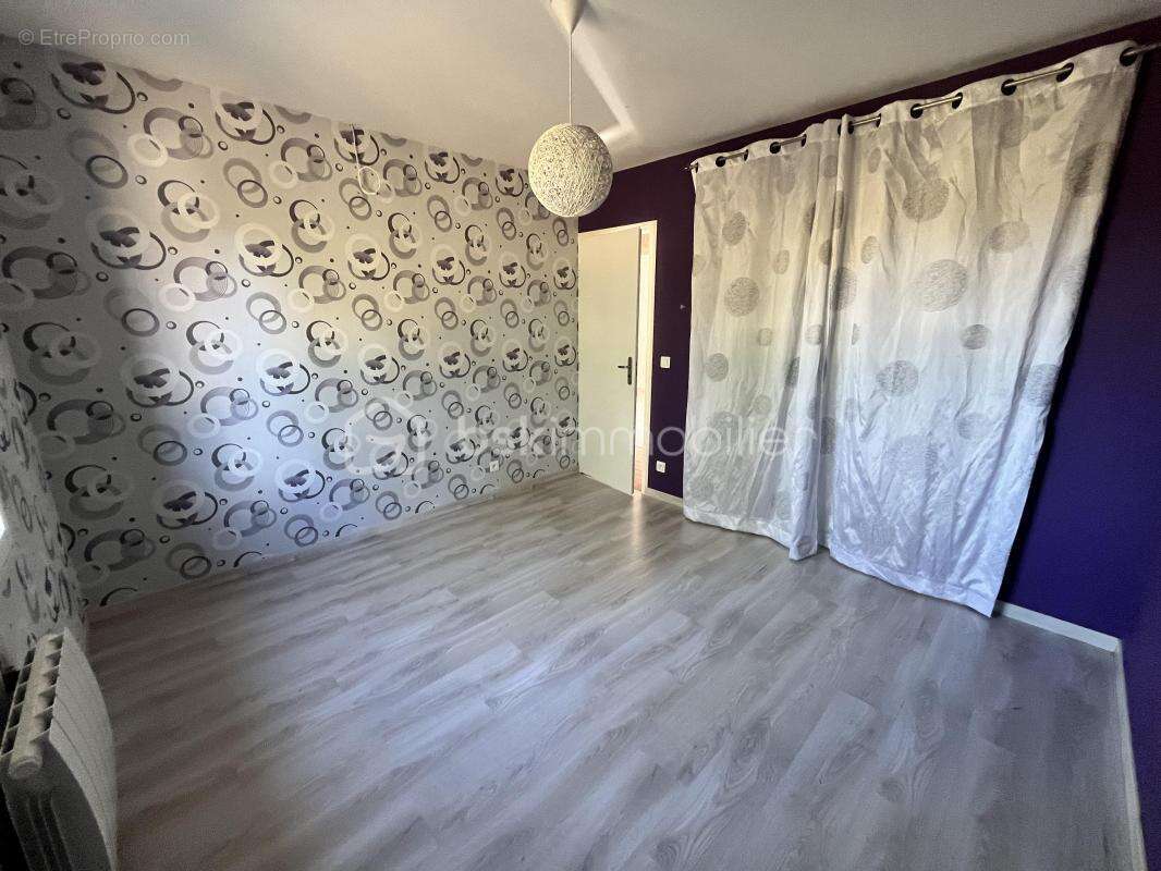 Charmant pavillon de plain-pied sur sous-sol complet avec garage et terrain - photo 18