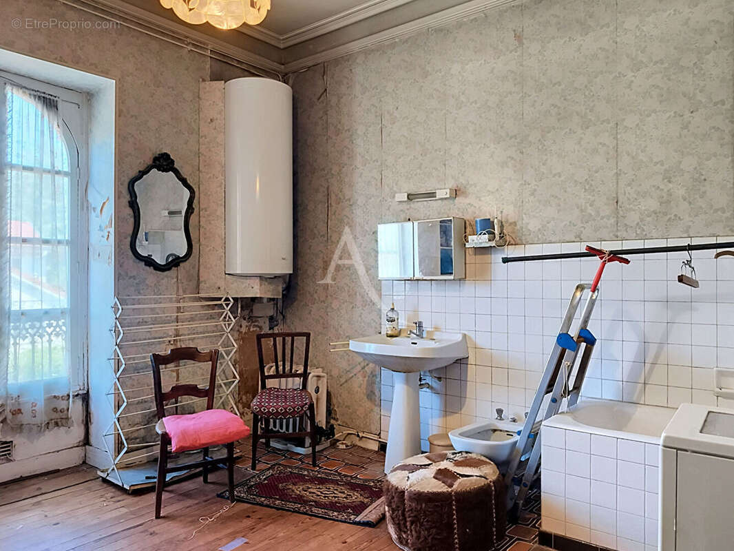 Maison Jurancon beau potentiel - photo 9