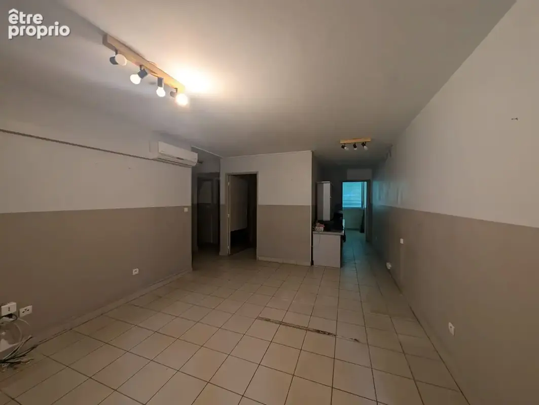 Commerce 78 m² à Saint-Pierre  - photo 9