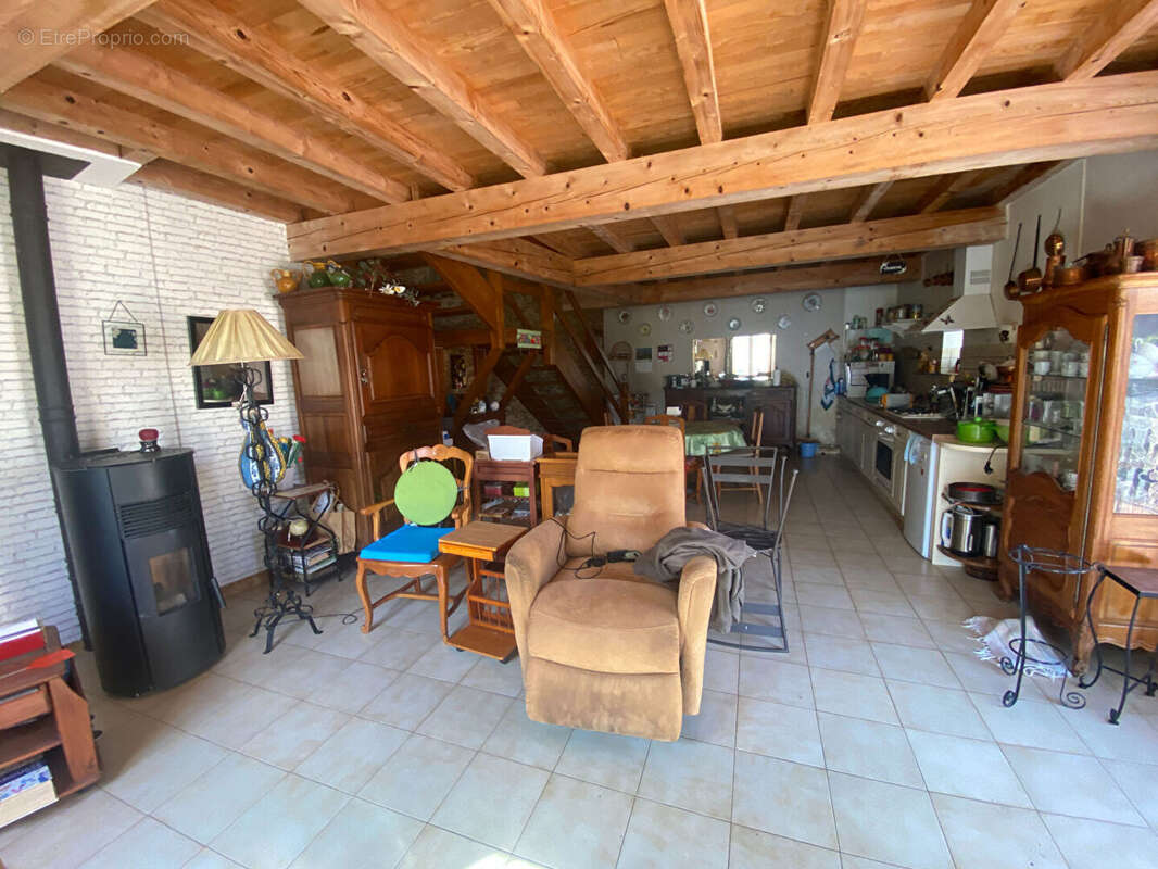Maison de village avec terrasse et garage - photo 2