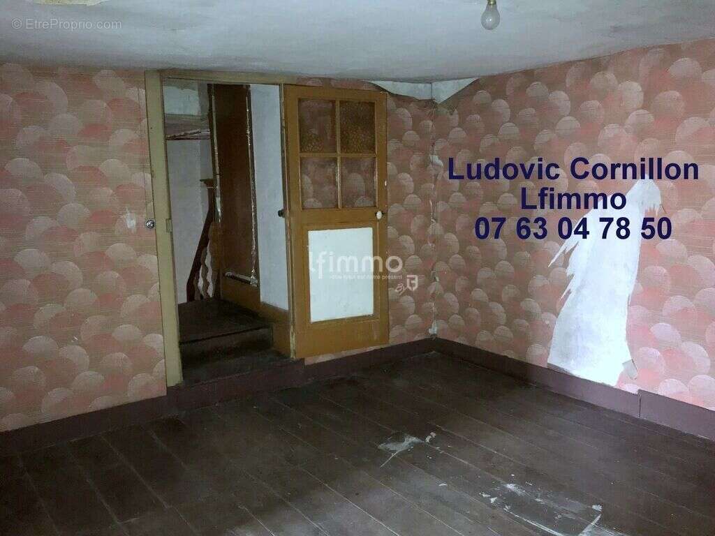 Maison à PIERRE-BUFFIERE