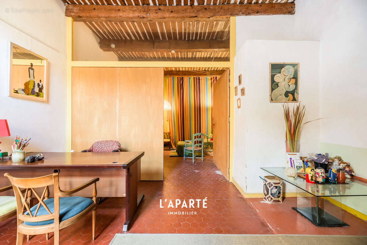 Appartement à MARSEILLE-6E
