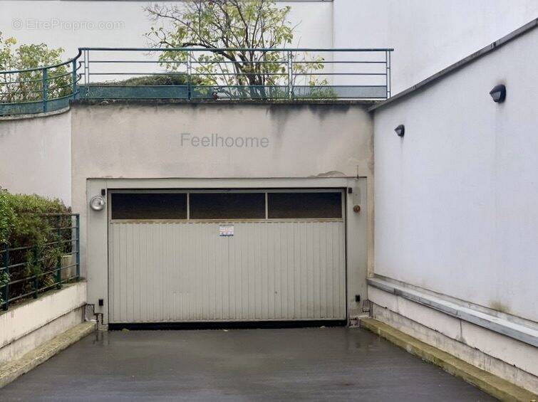 Parking à PARIS-14E