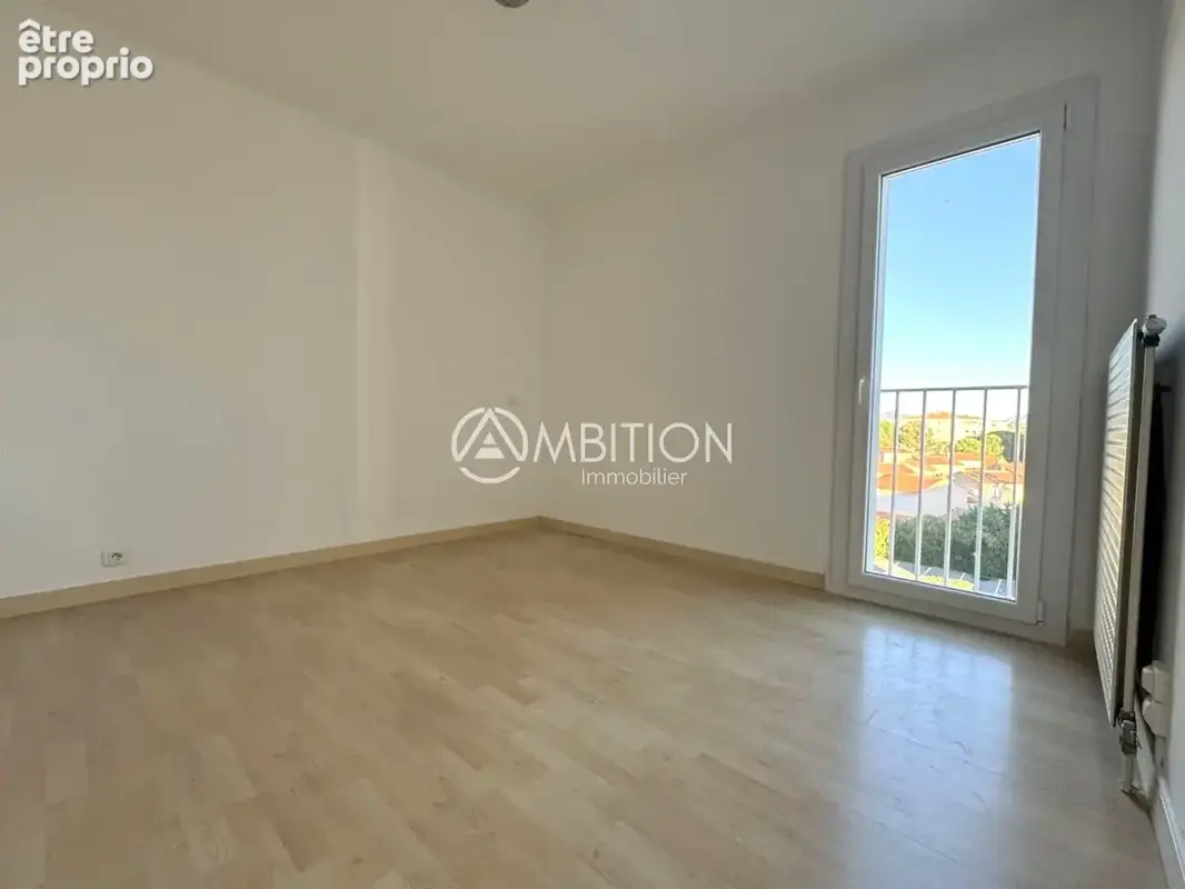 Investisseurs: à vendre 2P loué sur Fréjus, avec parking et cave. - photo 8