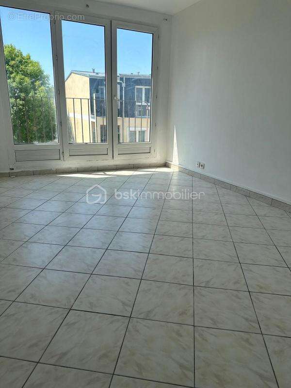 Appartement à EPINAY-SUR-SEINE