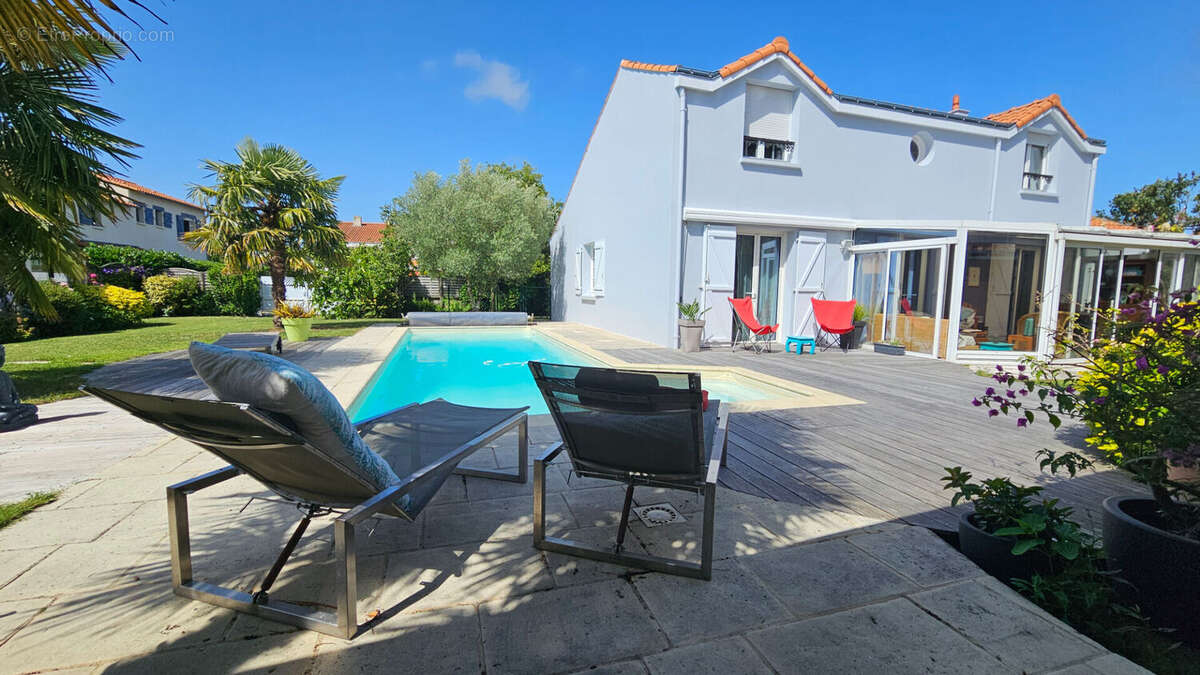 Maison familiale 162 m2 + maison à rénover 58 m2 + piscine - photo 2