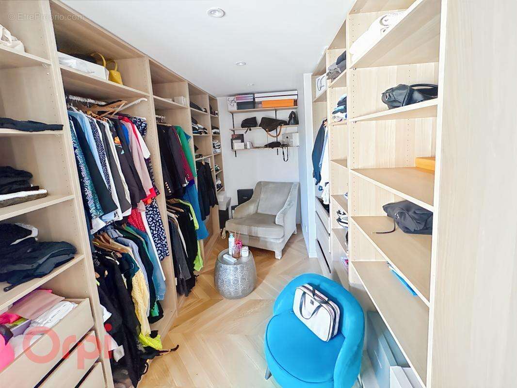 Maison à DUN-LE-POELIER