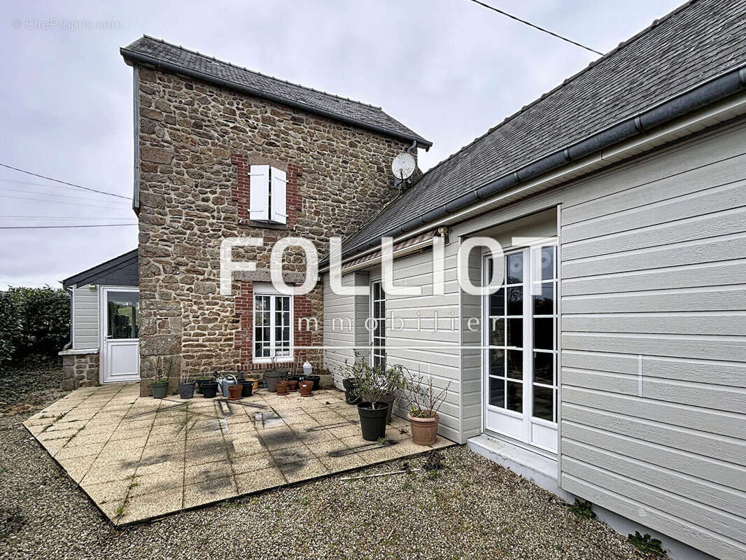 Maison à SAINT-SEVER-CALVADOS