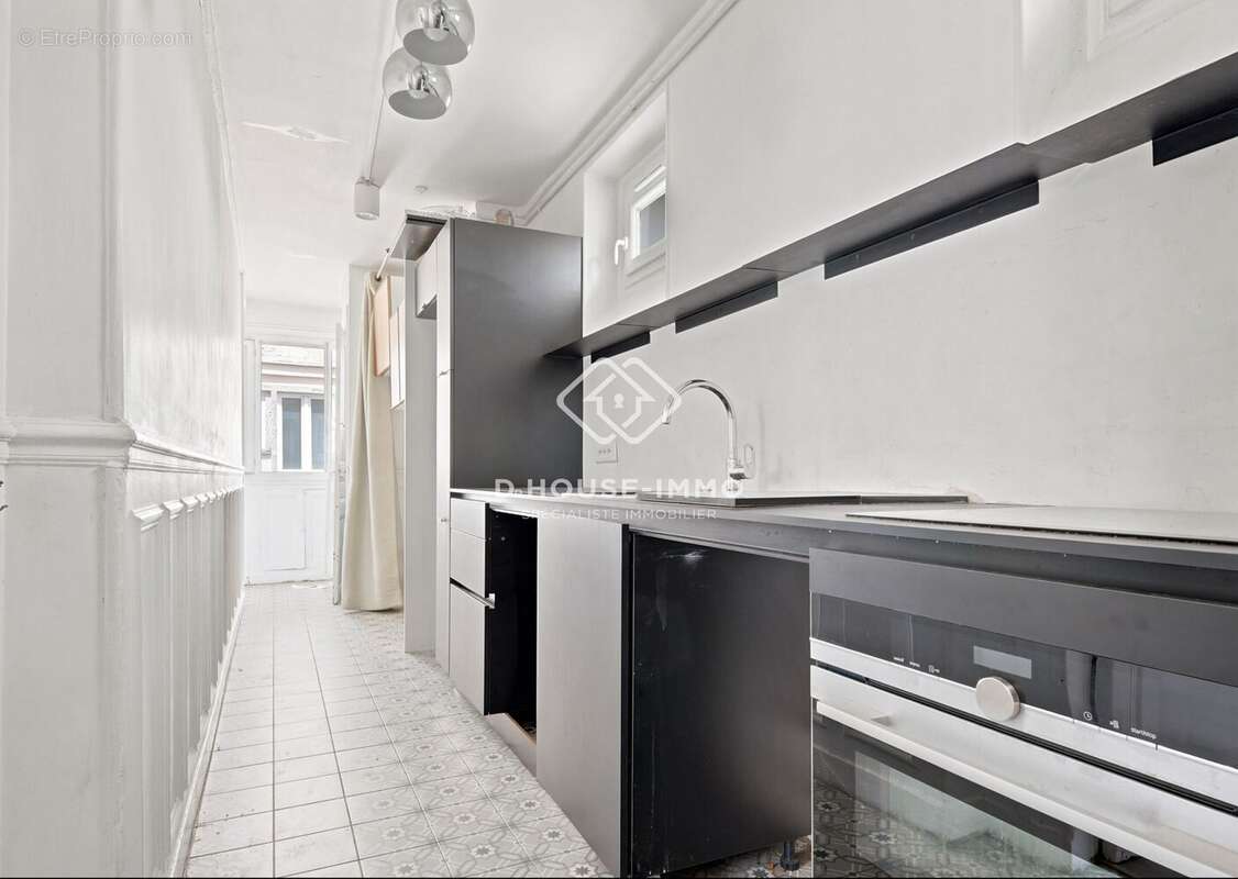 Appartement à PARIS-18E