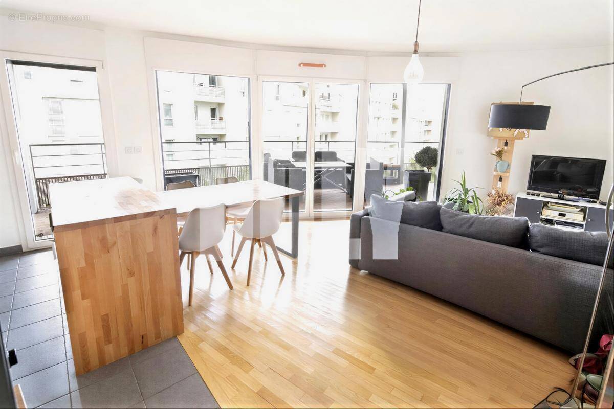 Appartement à ISSY-LES-MOULINEAUX