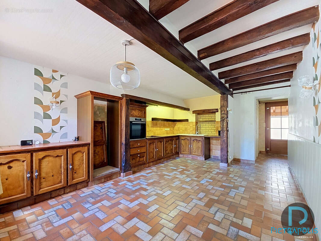 Maison 116 m² à Cruzilles-Les-Mepillat  - photo 6