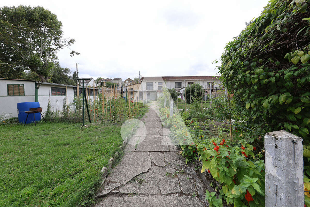 Appartement à CORBEIL-ESSONNES