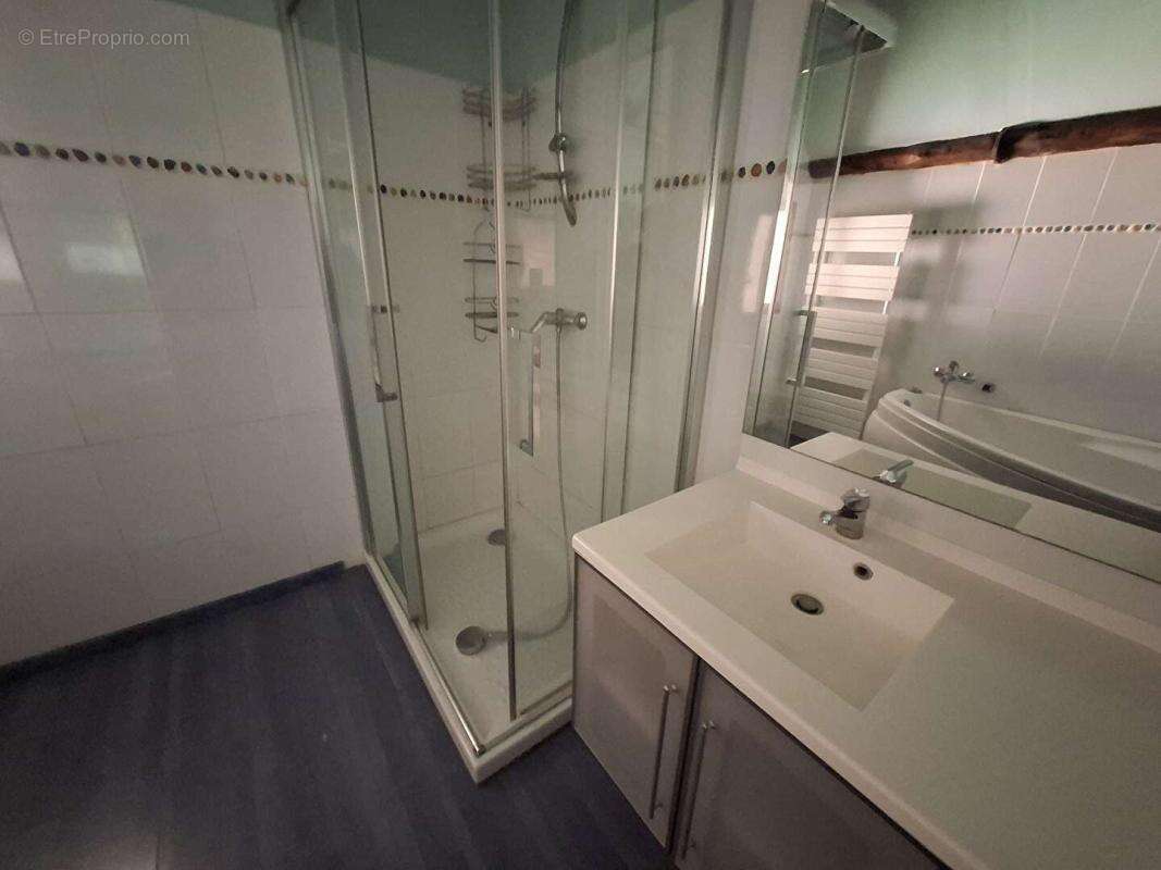 Immeuble comprenant 3 appartements 205m² + dépendances RUGLES - photo 7