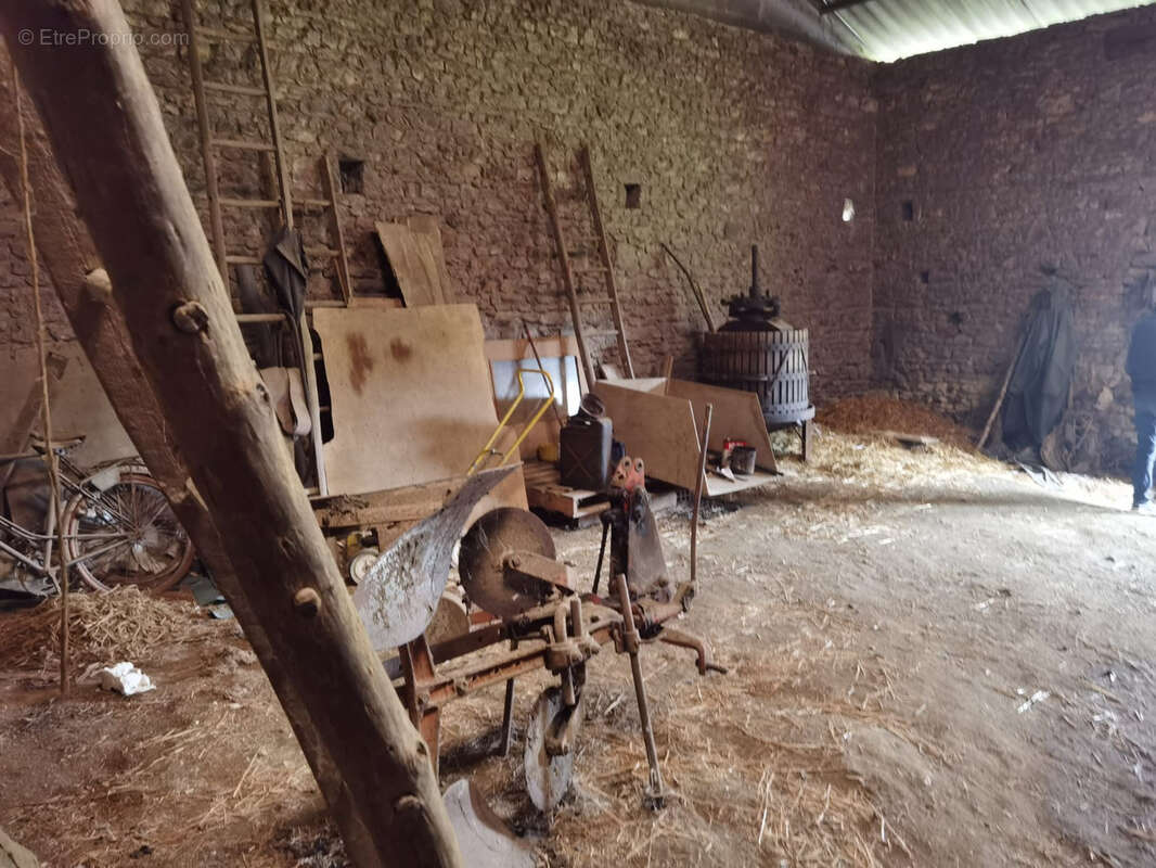 Maison à SAINT-LAURENT-DE-CERIS