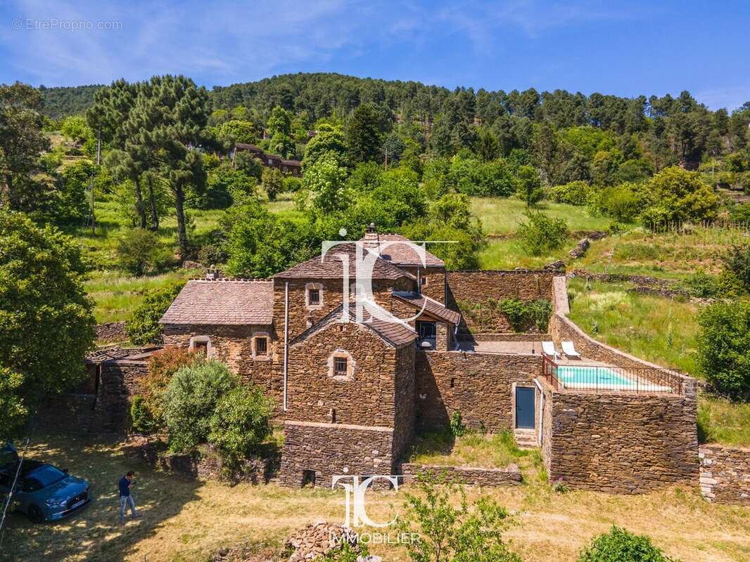 Mas ancien du xviiieme siècle 108m² habitables 4 chambres terrain de 3 173 m² piscine - photo 7