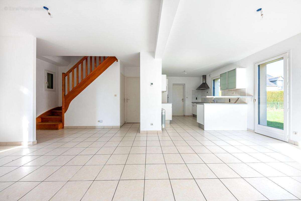 Maison à SAINT-JOUAN-DES-GUERETS