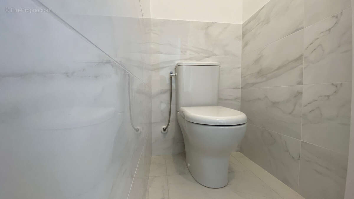 Appartement à VALLAURIS