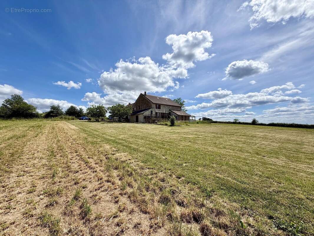 Grand ensemble, entièrement isolé avec 1,4 hectare à vendre près de Remilly - photo 59