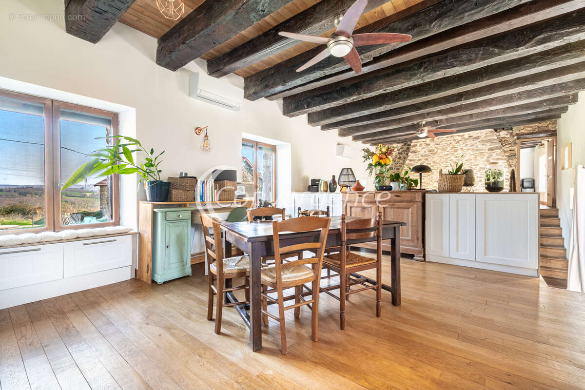 Maison à SAINT-VITTE-SUR-BRIANCE