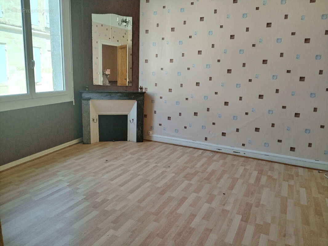 Appartement à COUTRAS
