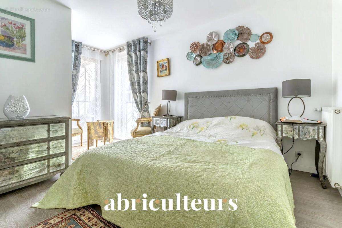 Appartement à COLOMBES
