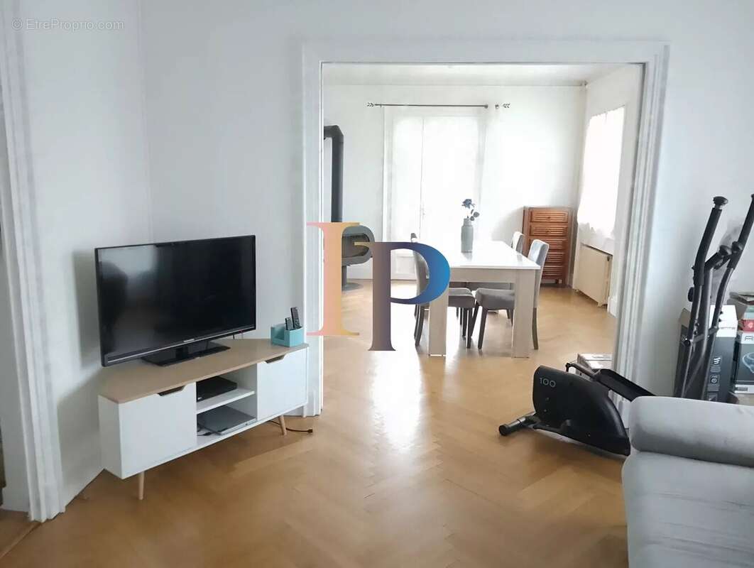 Maison à LA CLAYETTE