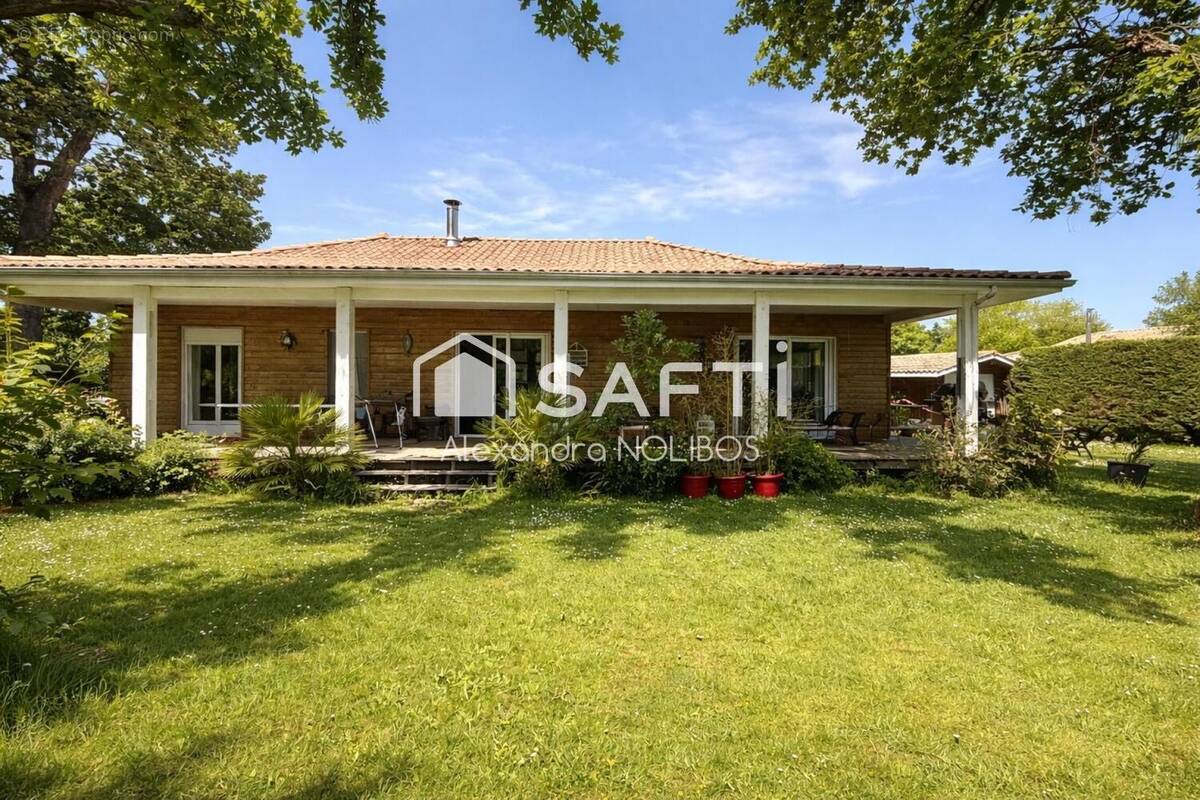 Photo 1 - Maison à ARES