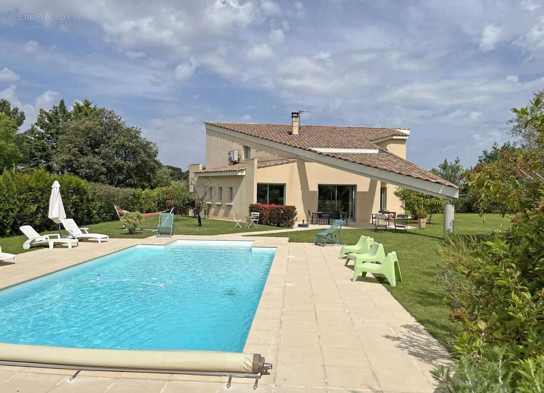 Maison à L'ISLE-SUR-LA-SORGUE