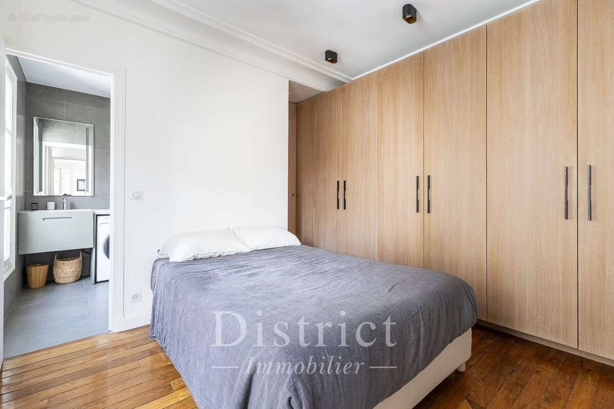 Appartement à PARIS-7E